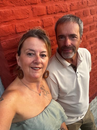 S+ customer couple in the sun